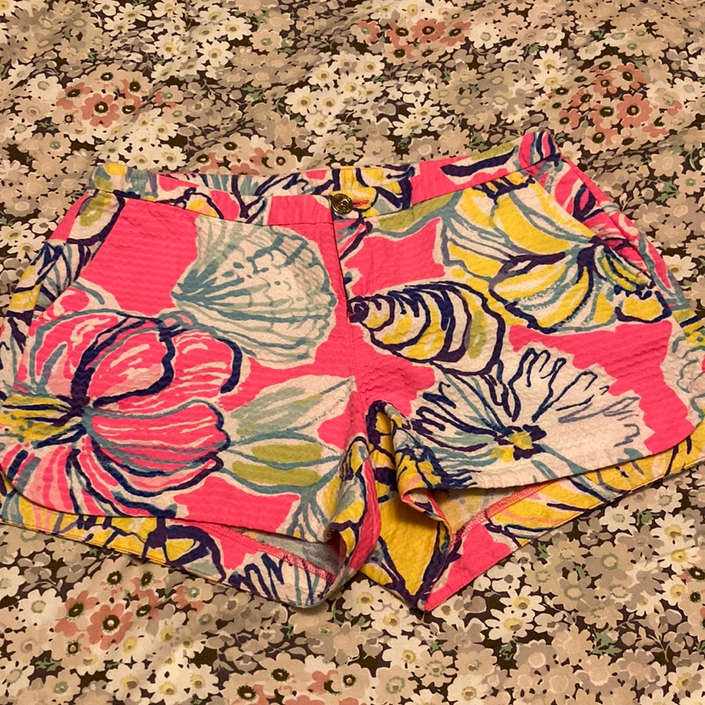 Women’s Lilly Pulitzer pink shorts